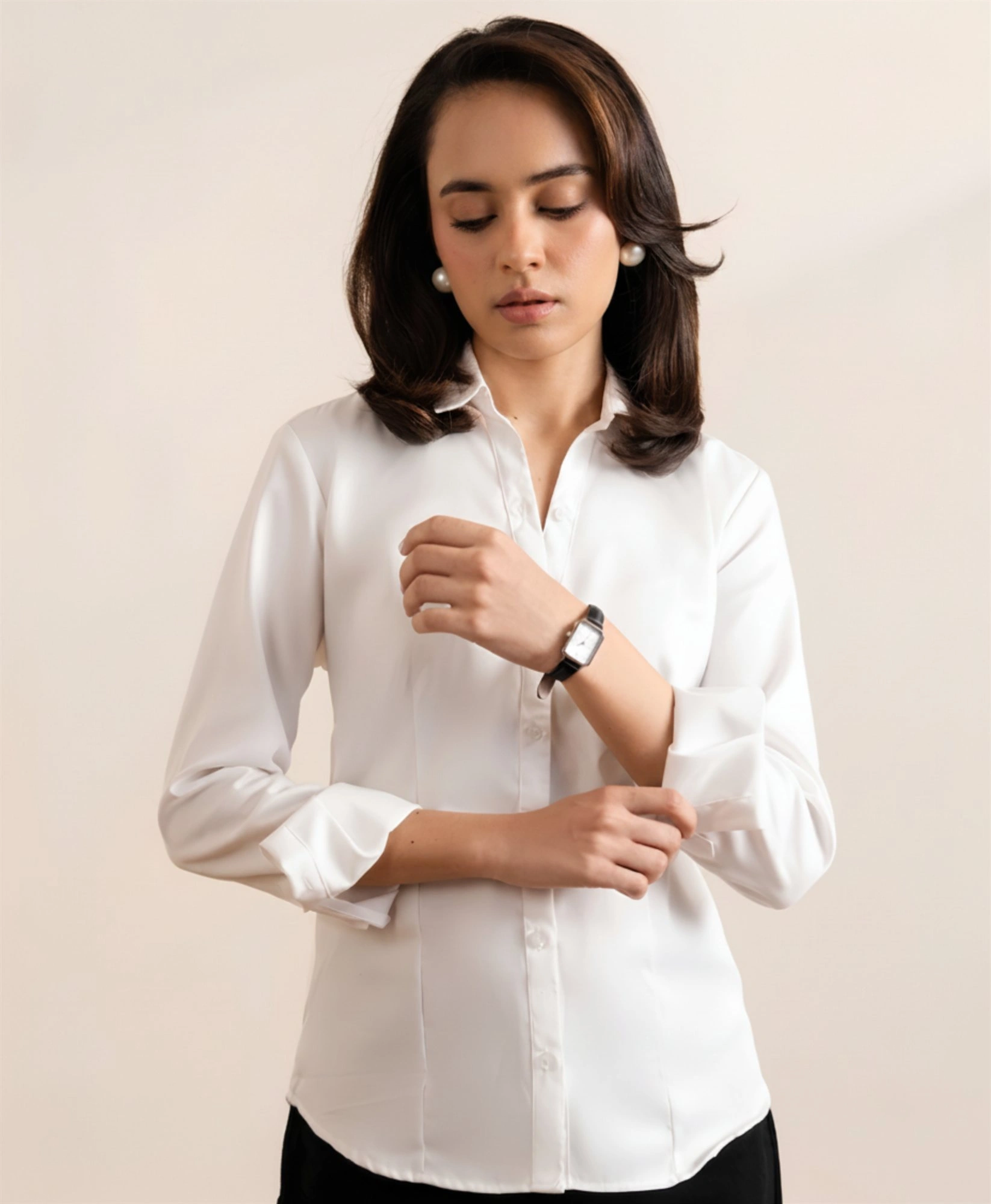 Women's white shirt barrel cuff and placket detail